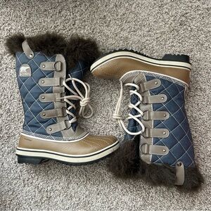 SOREL Joan Of Arctic Faux Fur waterproof Snow Boot